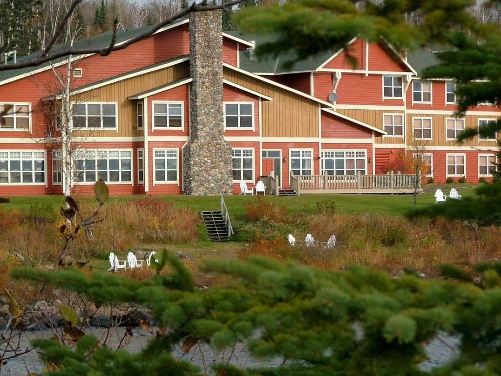 Cove Point Lodge Beaver Bay Exterior foto